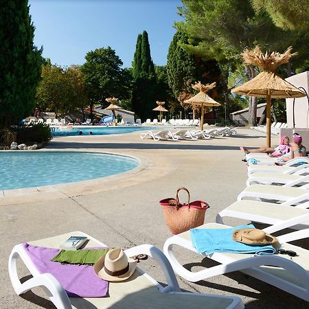 Residence Odalys Le Village Camarguais Les Gardians Arles Buitenkant foto