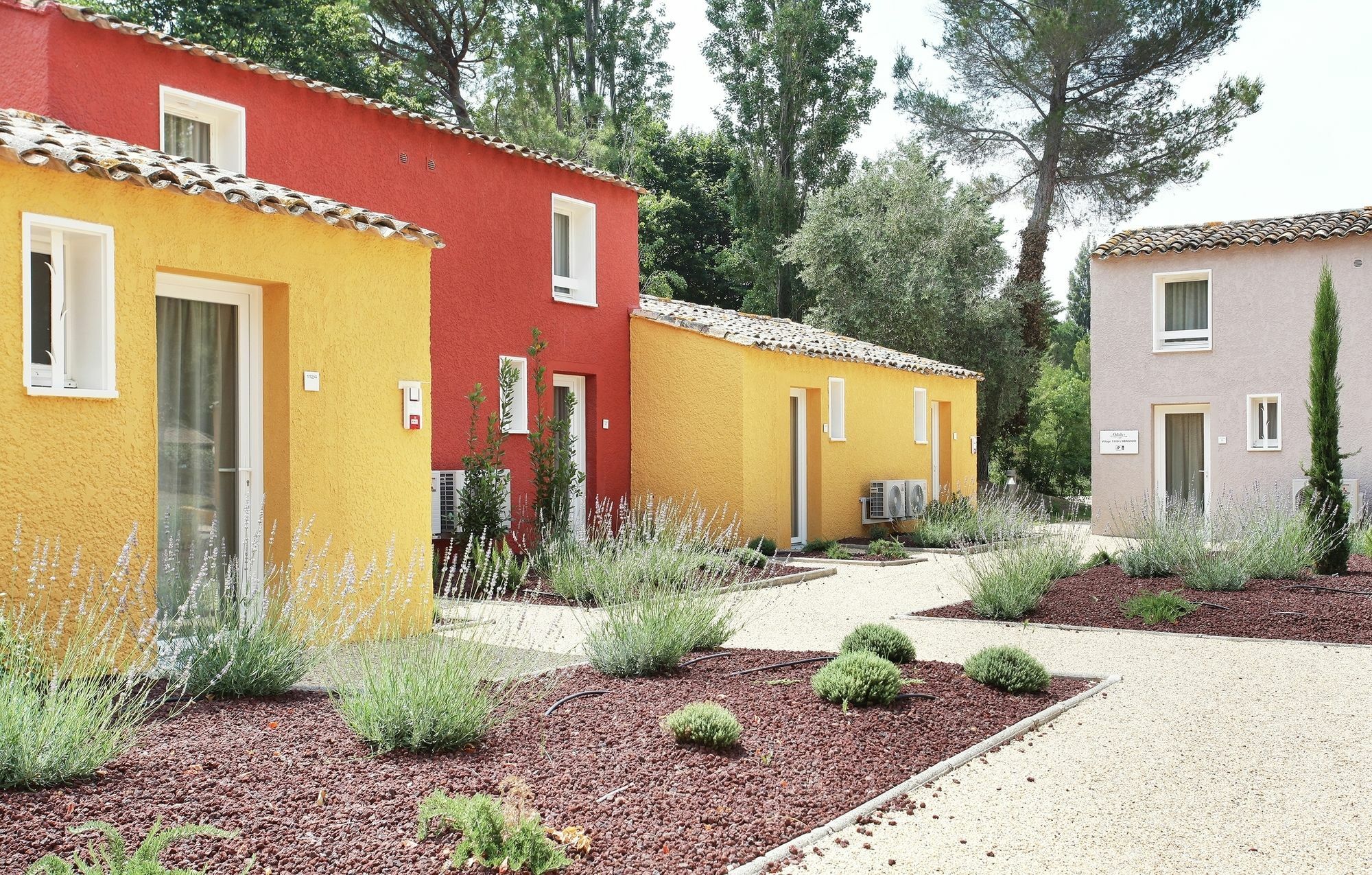 Residence Odalys Le Village Camarguais Les Gardians Arles Buitenkant foto